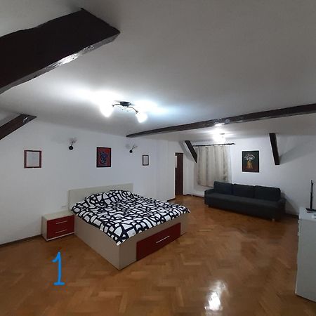 Old Town Studio Brasov Bagian luar foto
